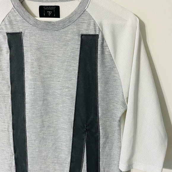 White Gray T-Shirt by GUESS with half way sleeve - Picture 7 of 8